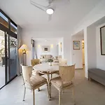 Apartman Oasis Bay - Cliffs, Beach, Town Center *