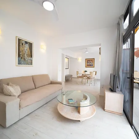 Oasis Bay - Cliffs, Beach, Town Center Lägenhet *